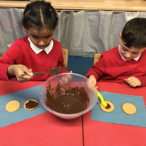 Week 6 - 14.10.25 - Decorating Biscuits